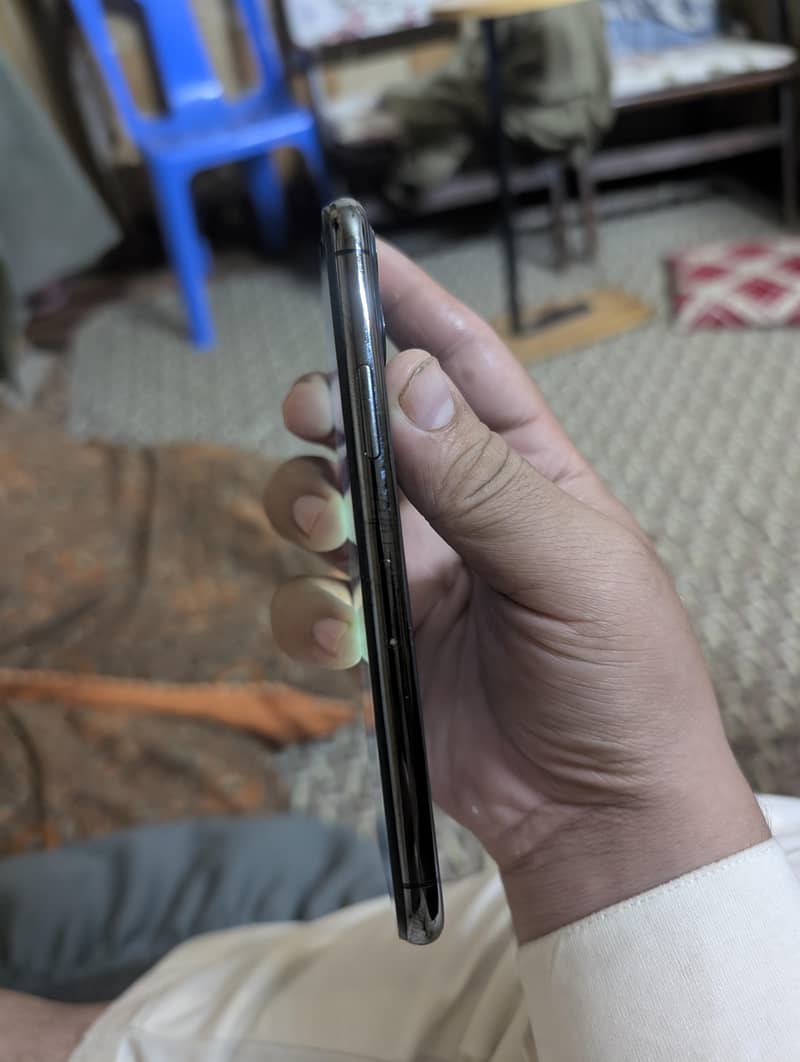 Apple iPhone 11 Pro 2
