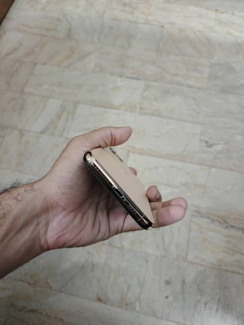 Apple iPhone 11 Pro Max 1