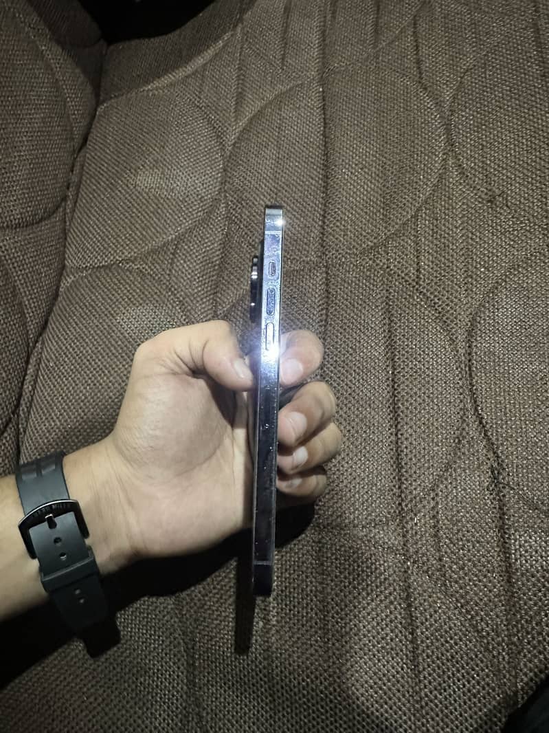 Apple iPhone 14 Pro Max 3