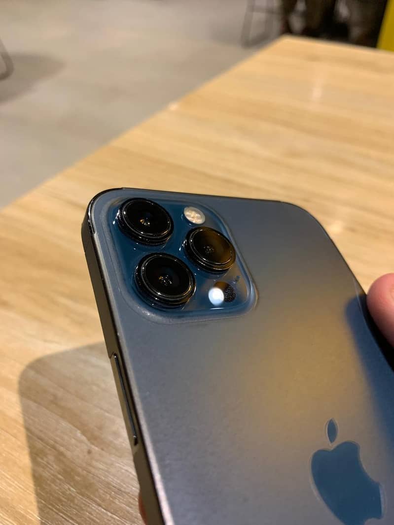 Apple iPhone 12 Pro Max 2
