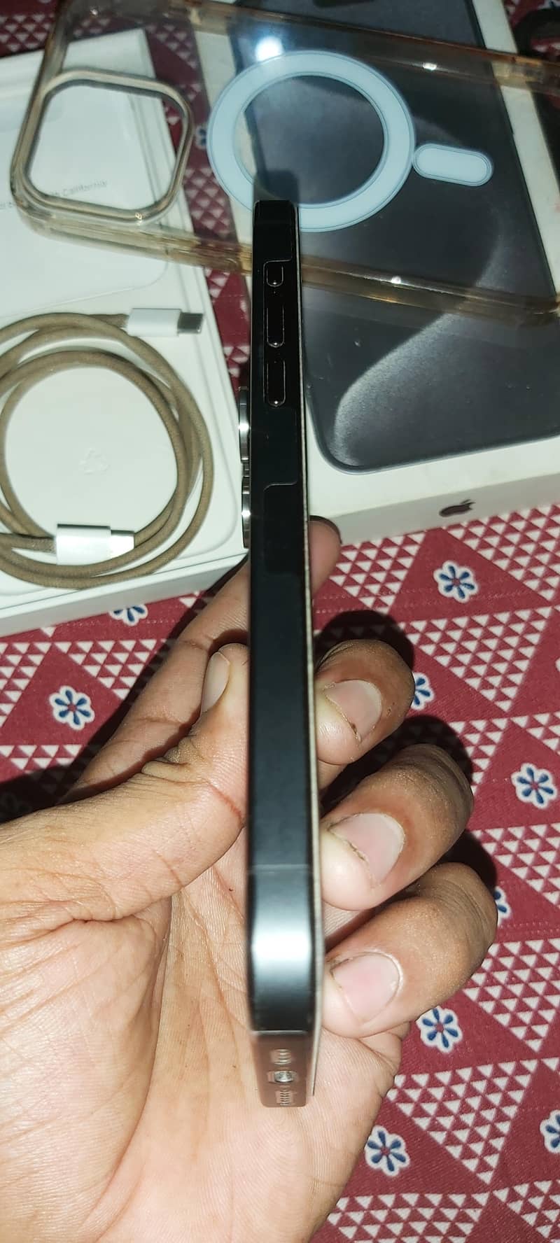 Apple iPhone 15 Pro Max 2