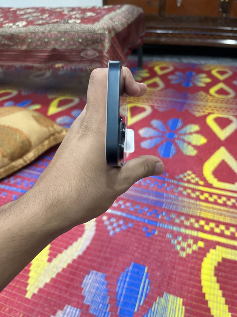 Apple iPhone 14 3