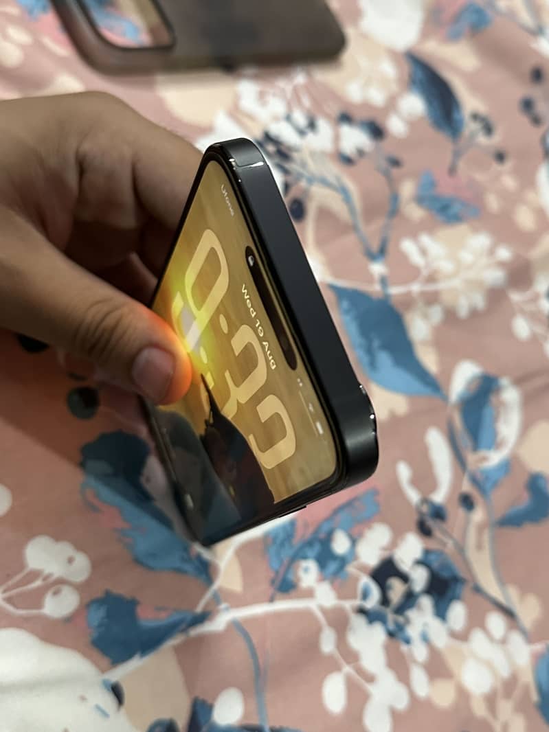 Apple iPhone 14 Pro Max 0