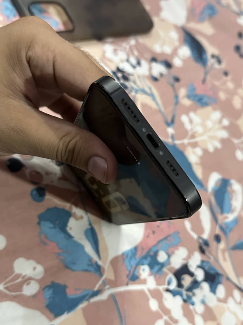 Apple iPhone 14 Pro Max 4