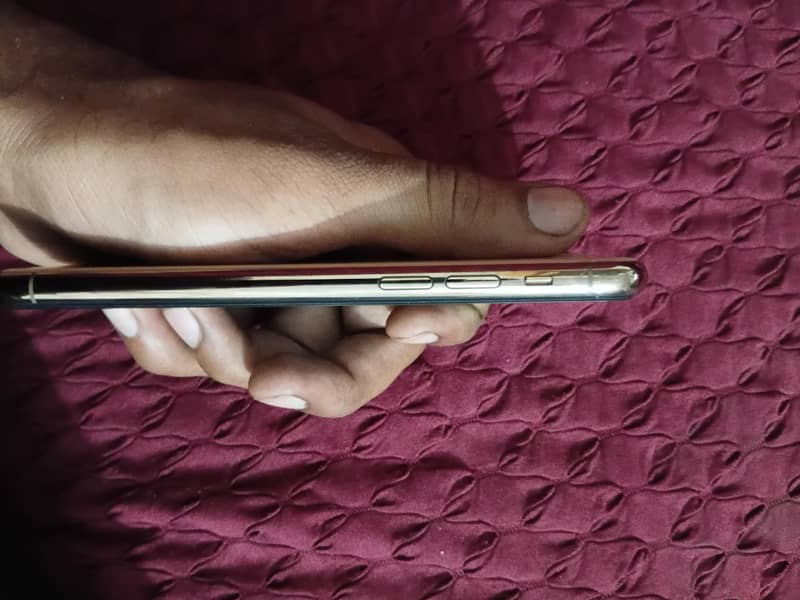 Apple iPhone 11 Pro 2