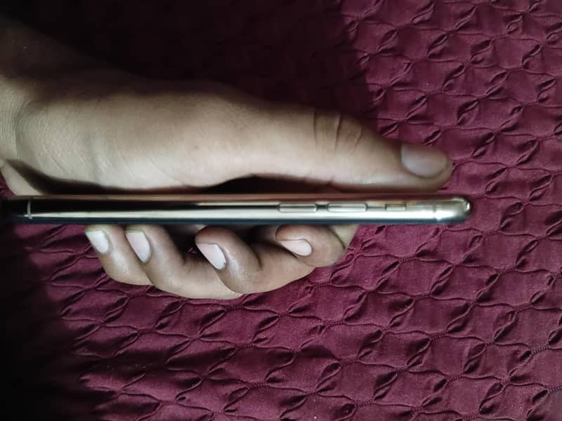 Apple iPhone 11 Pro 3