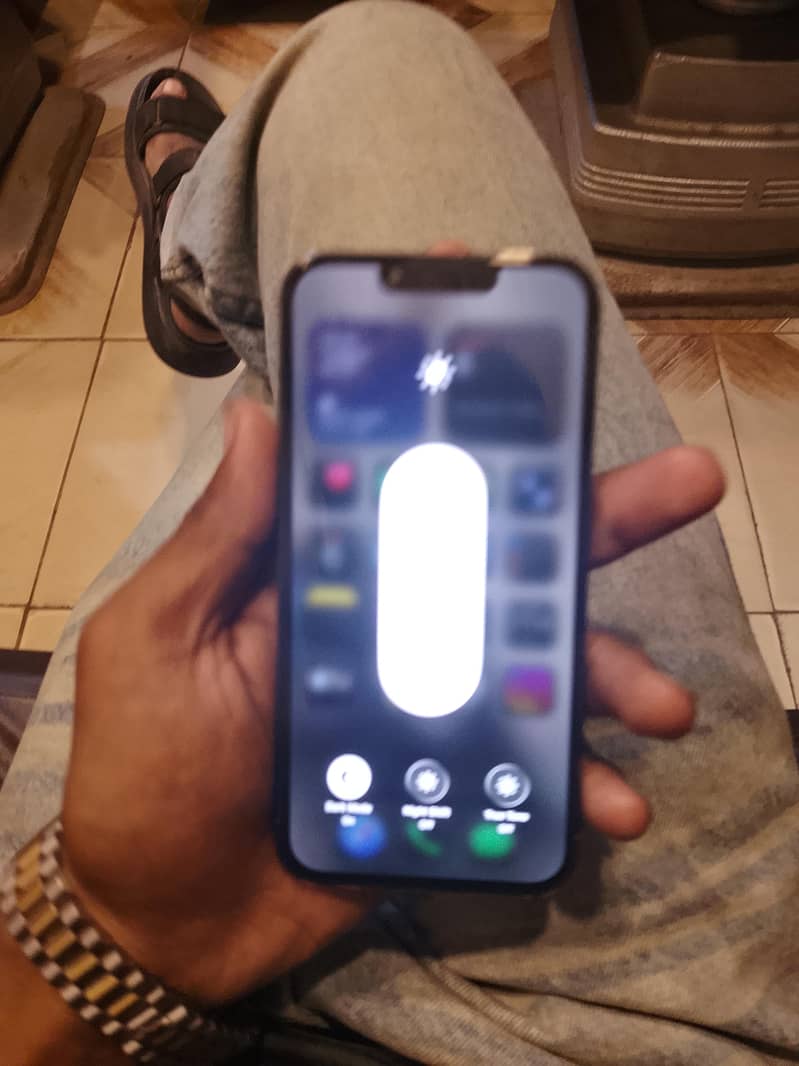 Apple iPhone 13 Pro 2