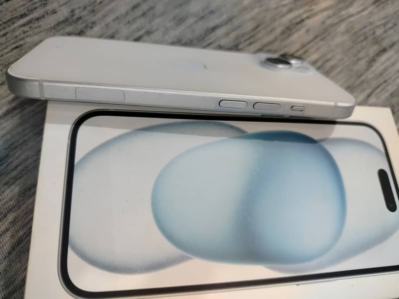 Apple iPhone 15 2