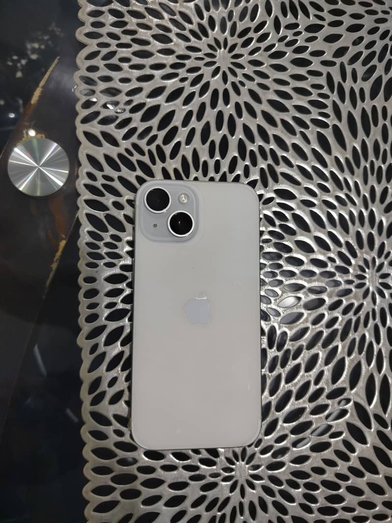 Apple iPhone 15 4