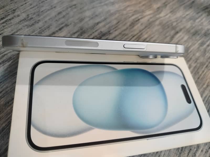 Apple iPhone 15 5