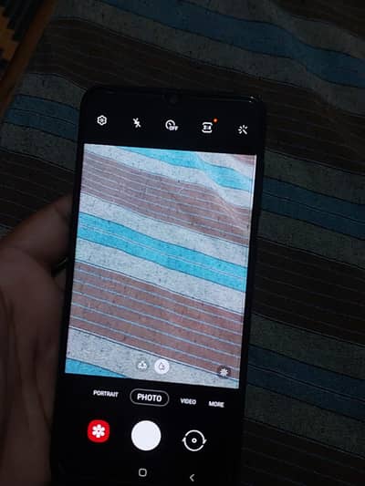 Samsung Mobile A70