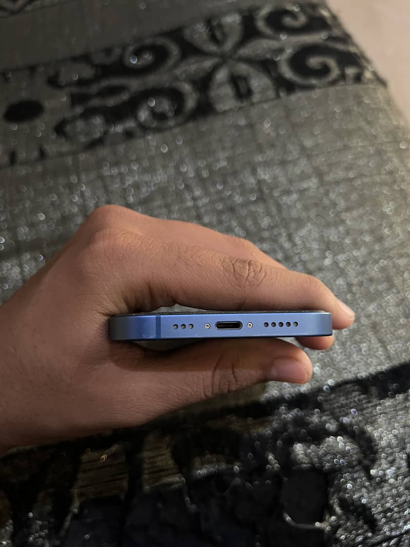 Apple iPhone 13 3