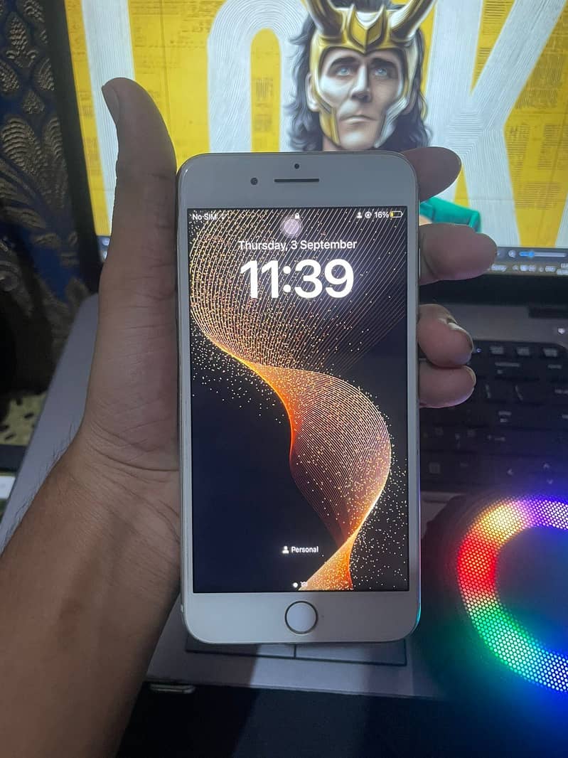 Apple iPhone 8 Plus 0