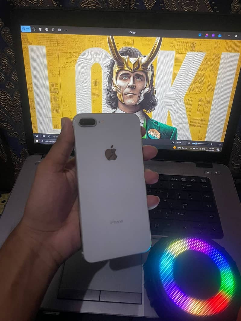 Apple iPhone 8 Plus 4