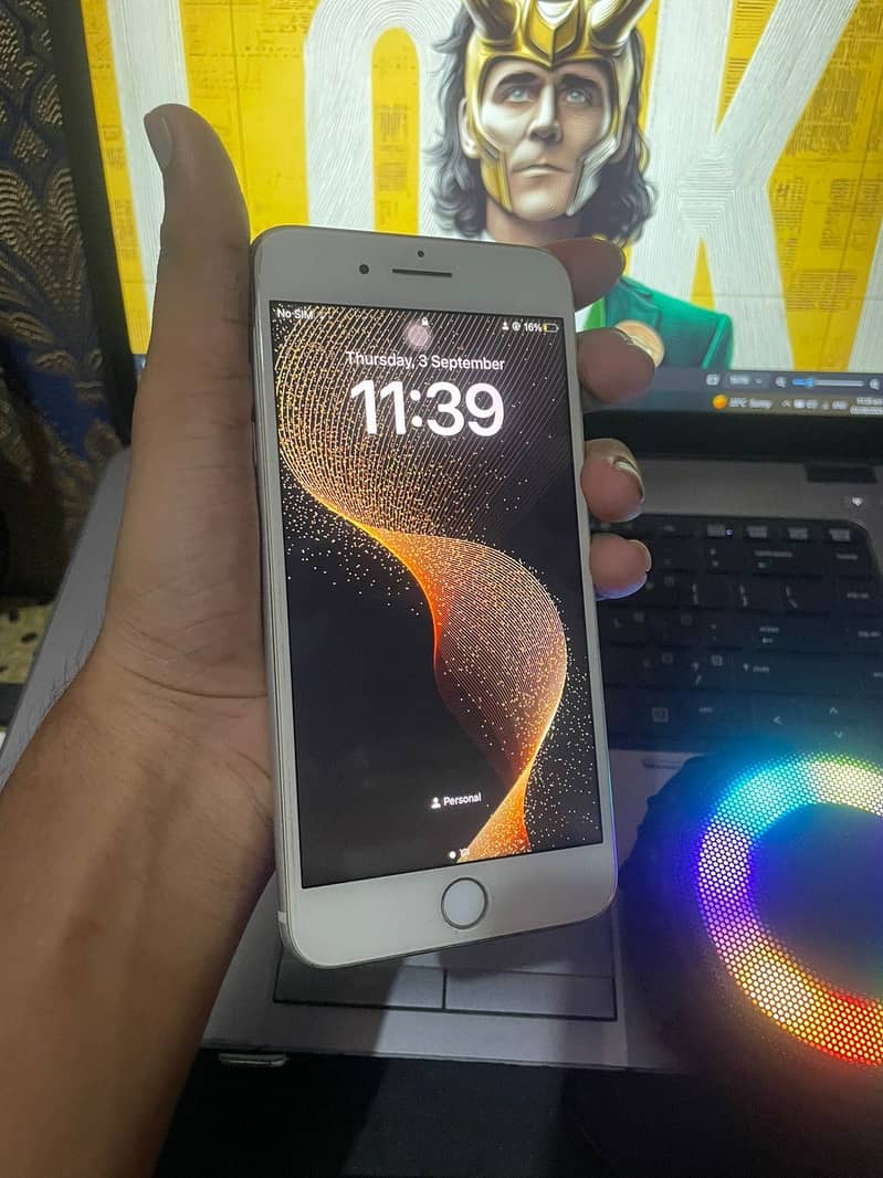 Apple iPhone 8 Plus 6