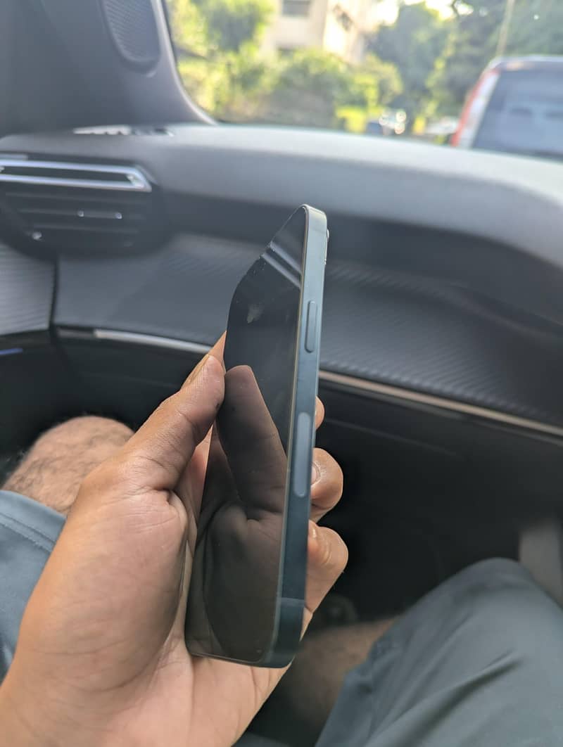 Apple iPhone 14 4