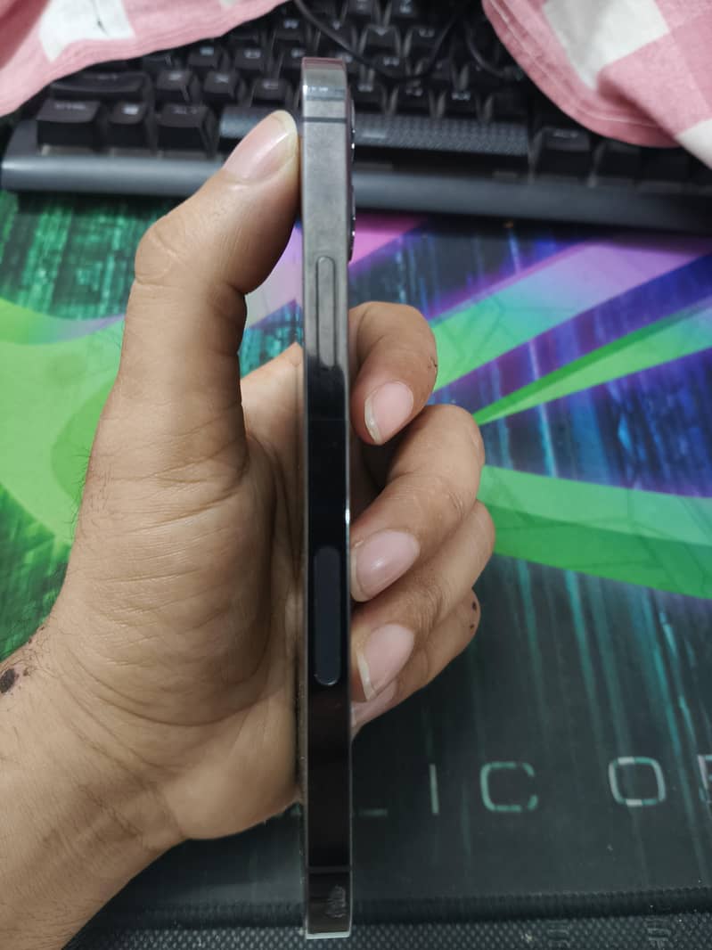 Apple iPhone 12 Pro 4