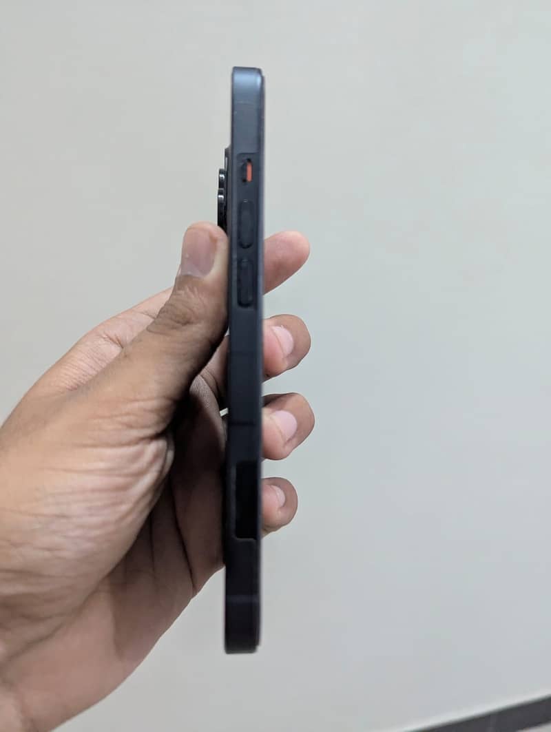 Apple iPhone 14 3