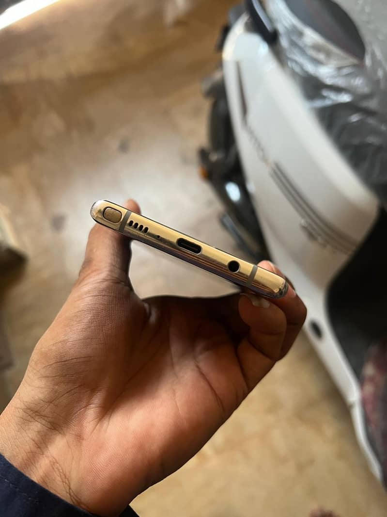 Samsung Mobile Note 8 5