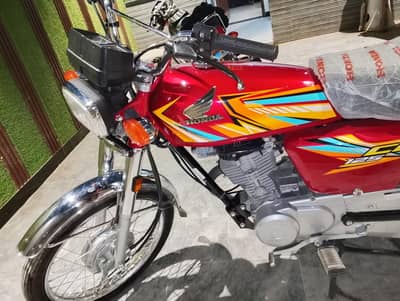 Honda CG125 2026 Red Colour 1100KM Only Karachi Num