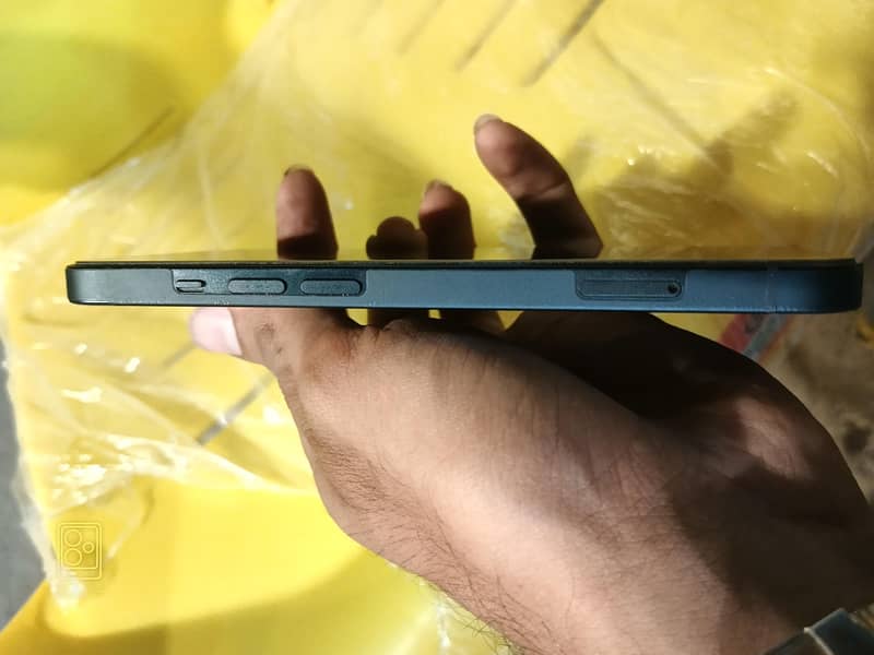 Apple iPhone 13 2
