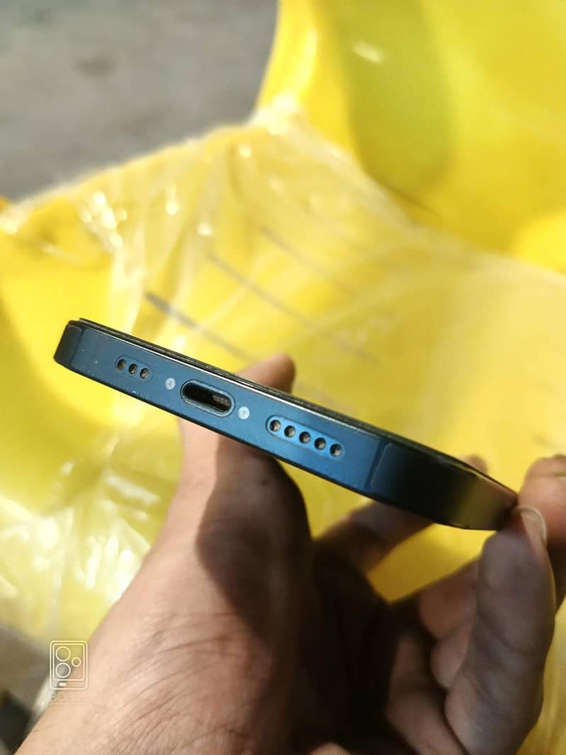 Apple iPhone 13 3