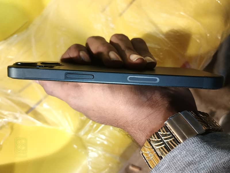 Apple iPhone 13 4
