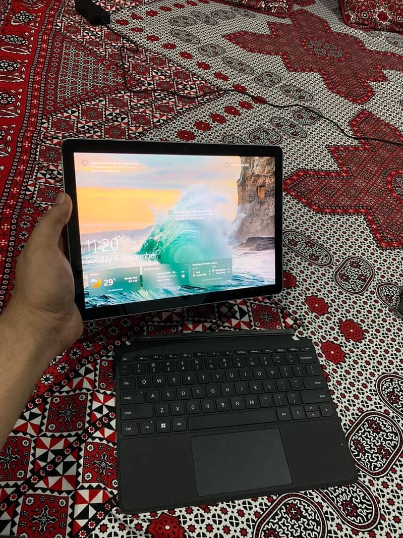 Microsoft surface 8th generation 1