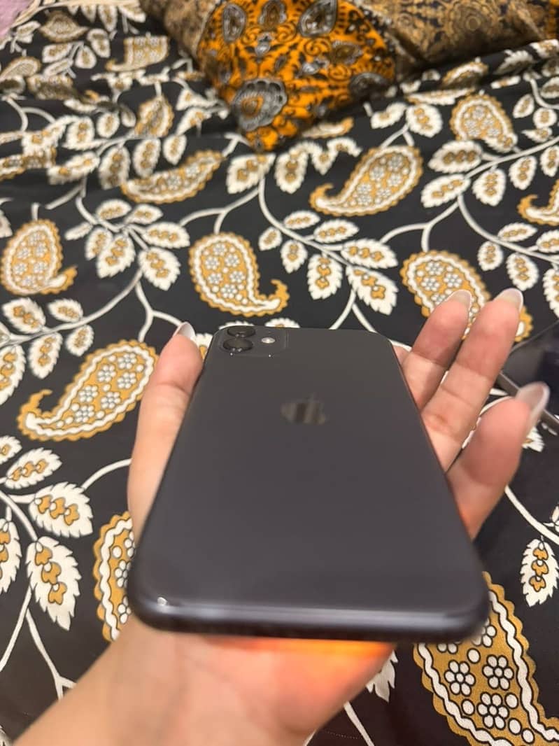 Apple iPhone 11 4