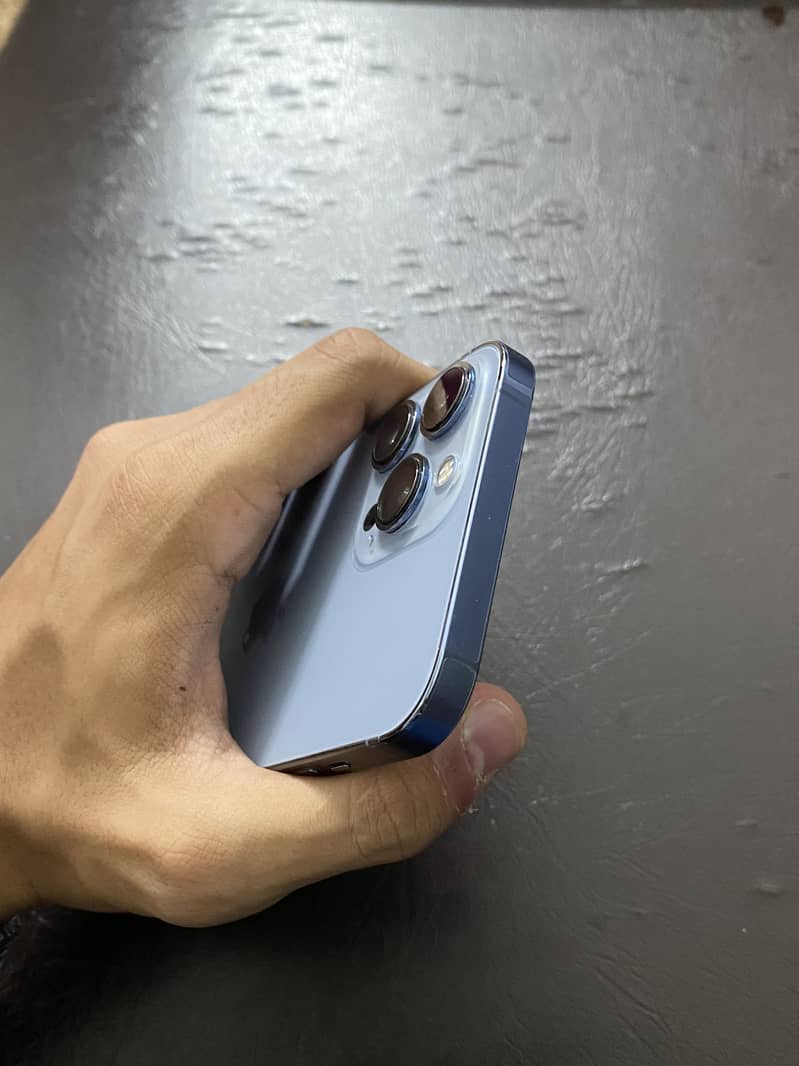 Apple iPhone 13 Pro Max 6