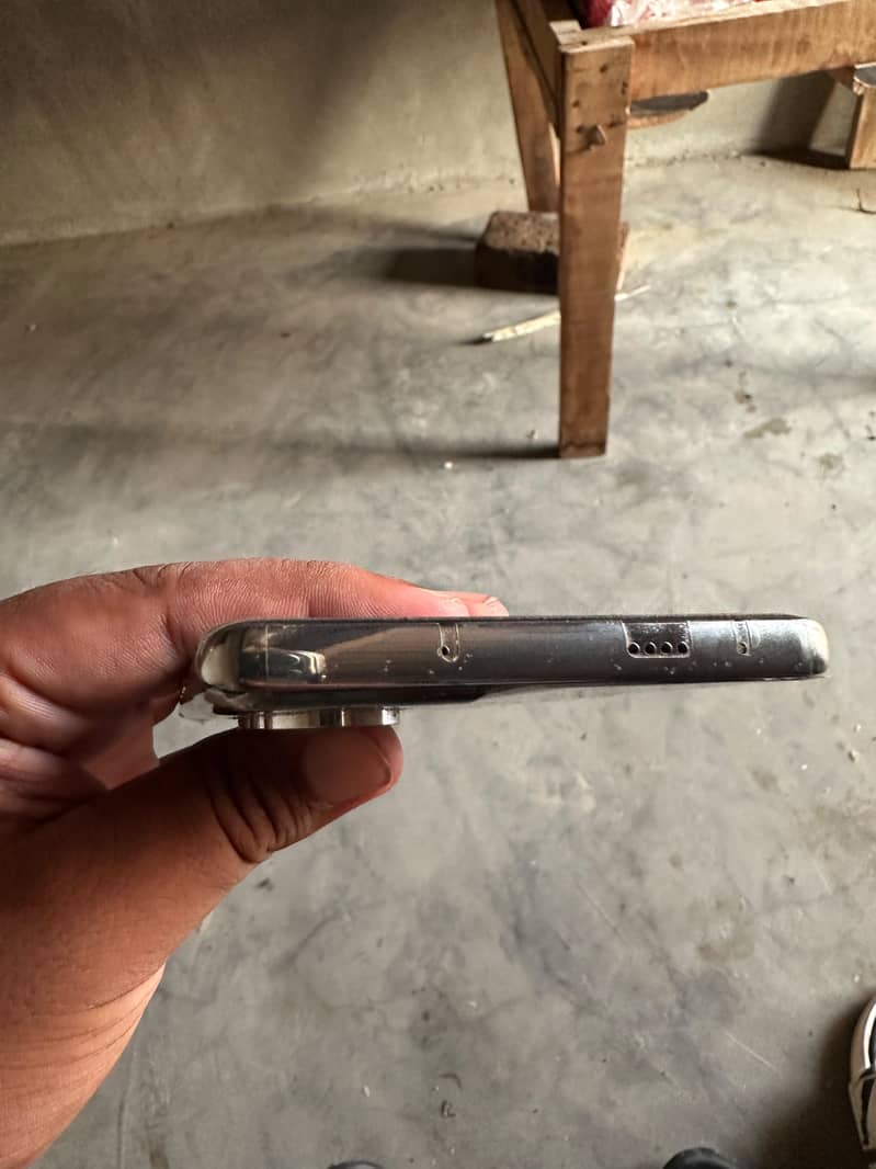 Tecno CAMON 40 Pro 4