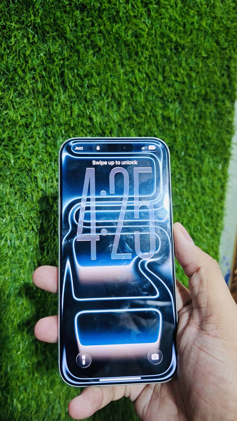Apple iPhone 17 Pro Max 5