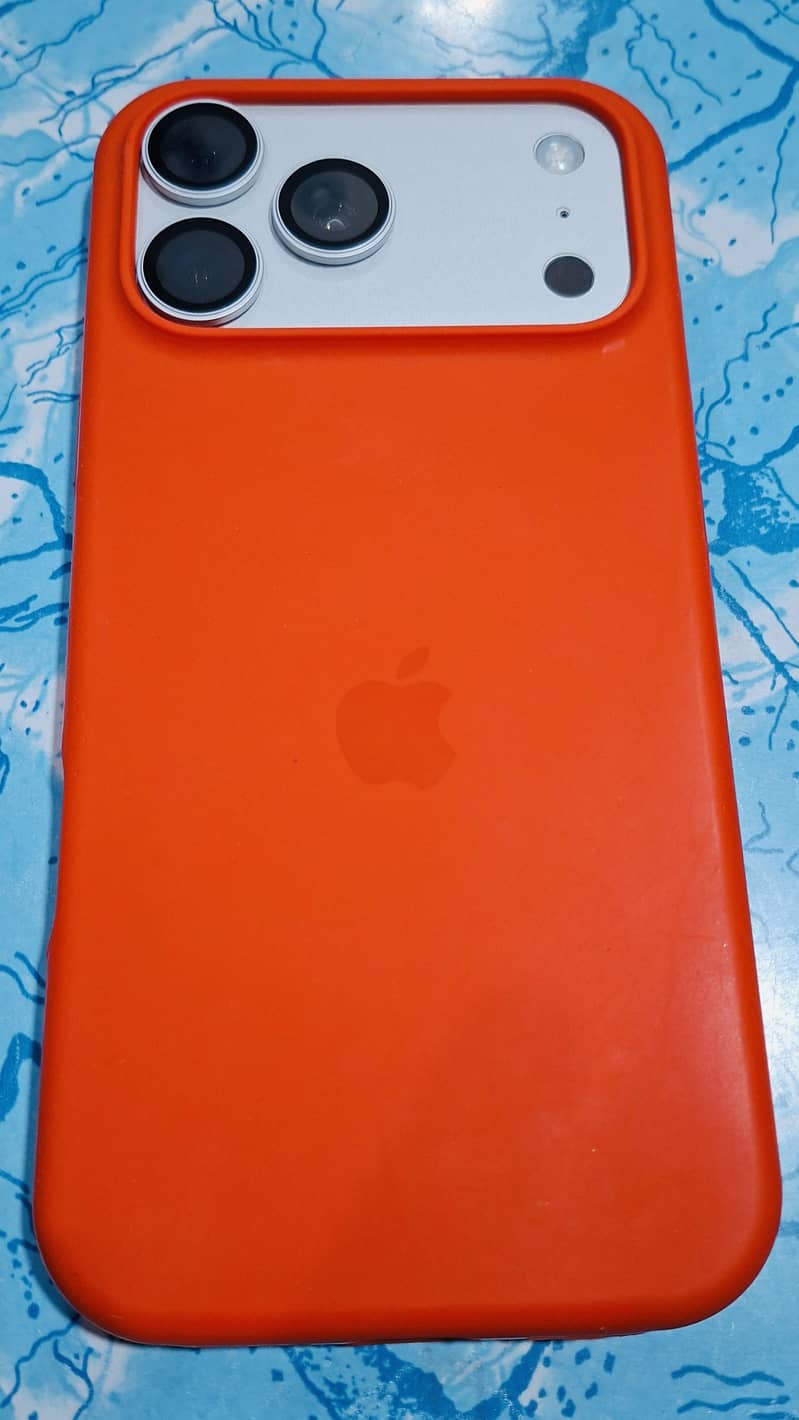 Apple iPhone 17 Pro Max 12