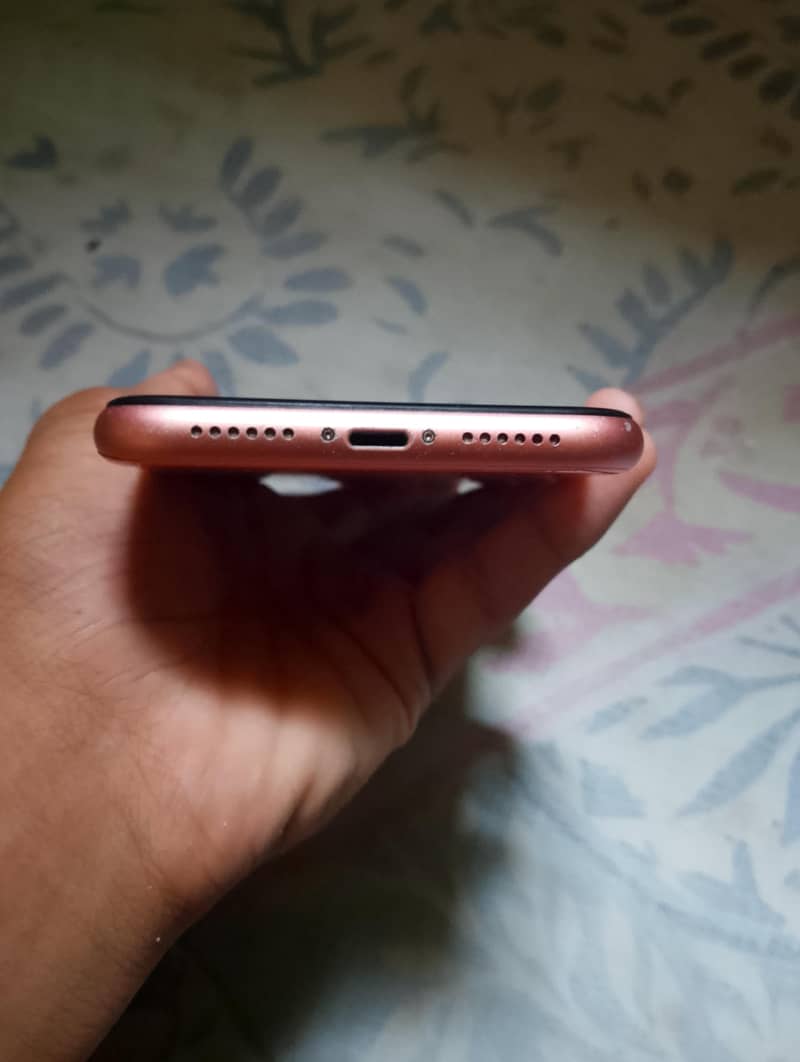 Apple iPhone XR 4