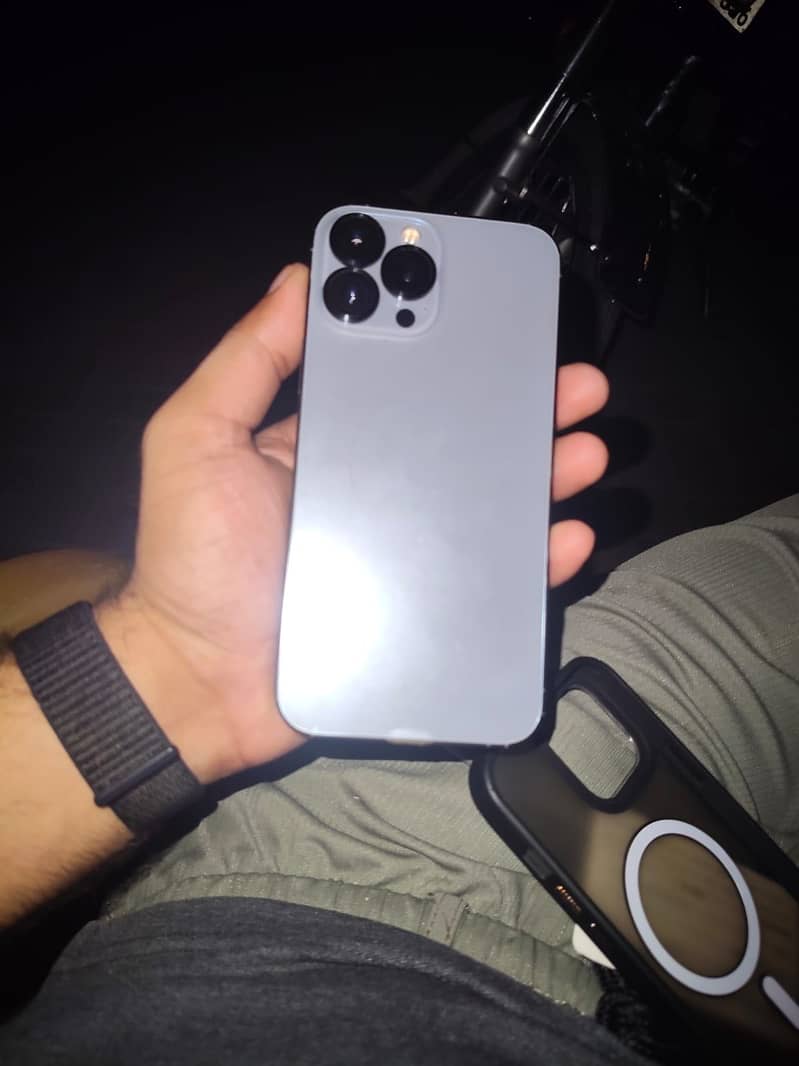 Apple iPhone 13 Pro Max 10