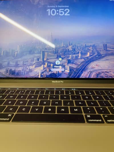 Im selling MacBook pro 2016 touchbar