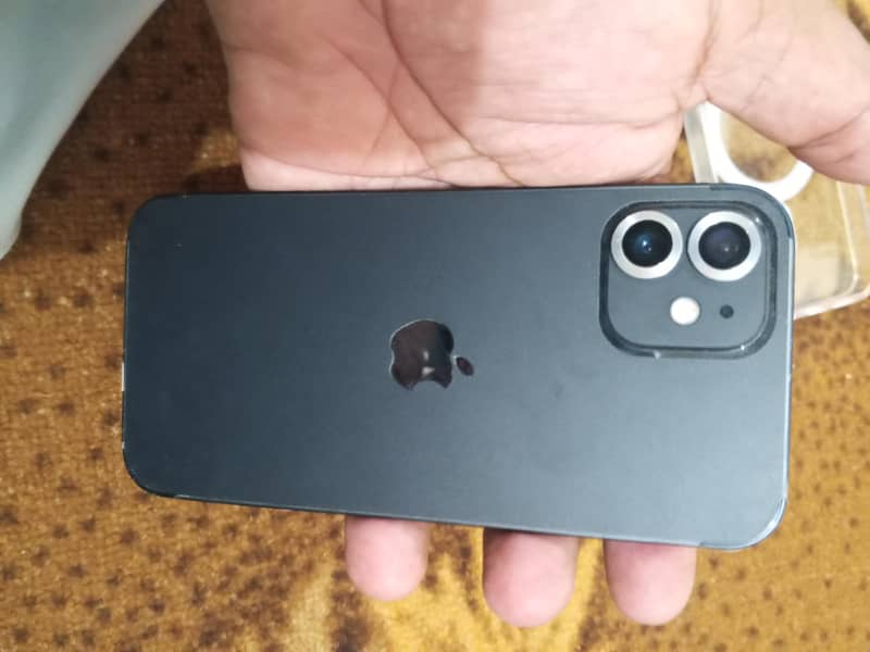 Apple iPhone 12 6