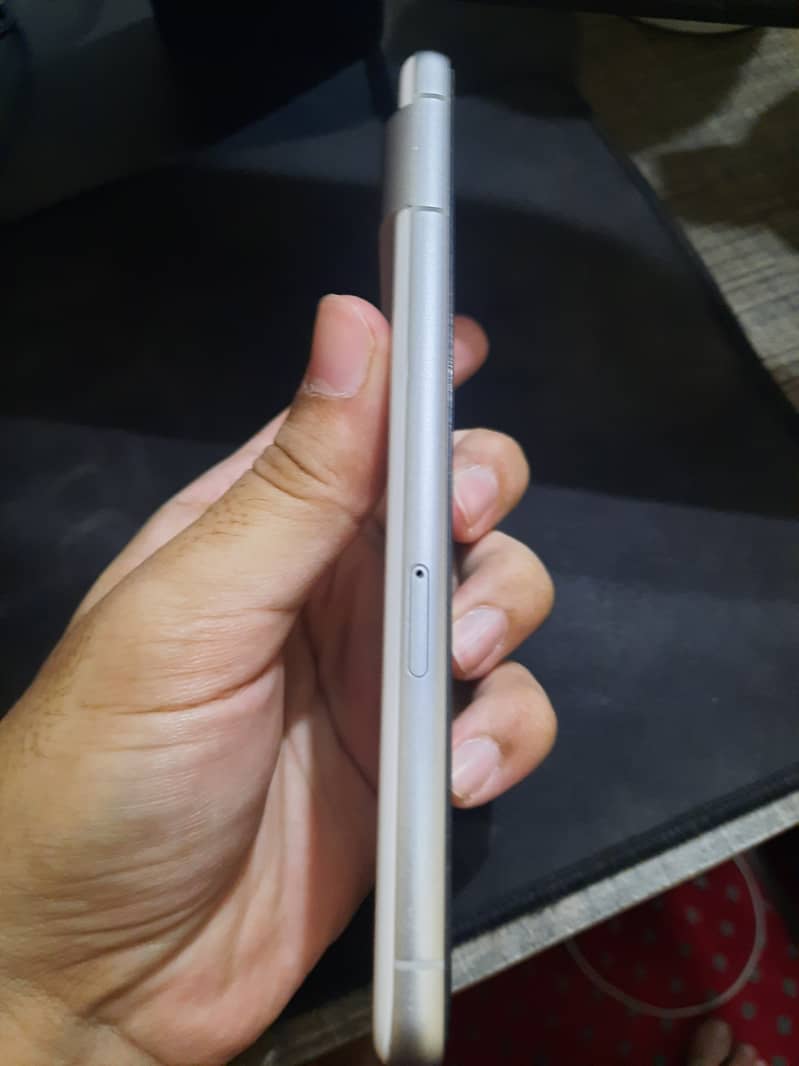 Google Pixel 7 4