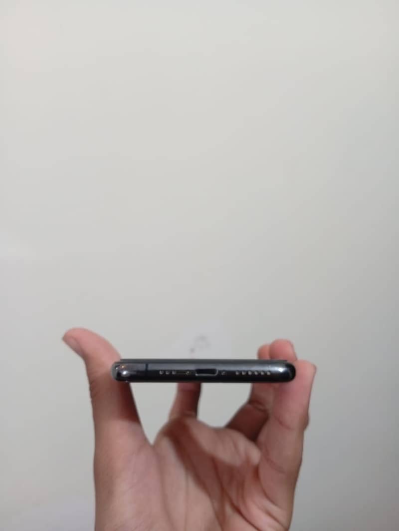 Apple iPhone XS 3