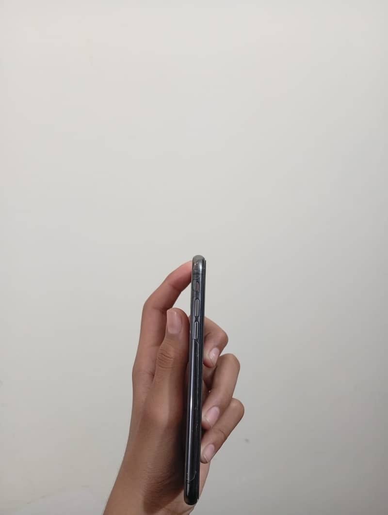Apple iPhone XS 5
