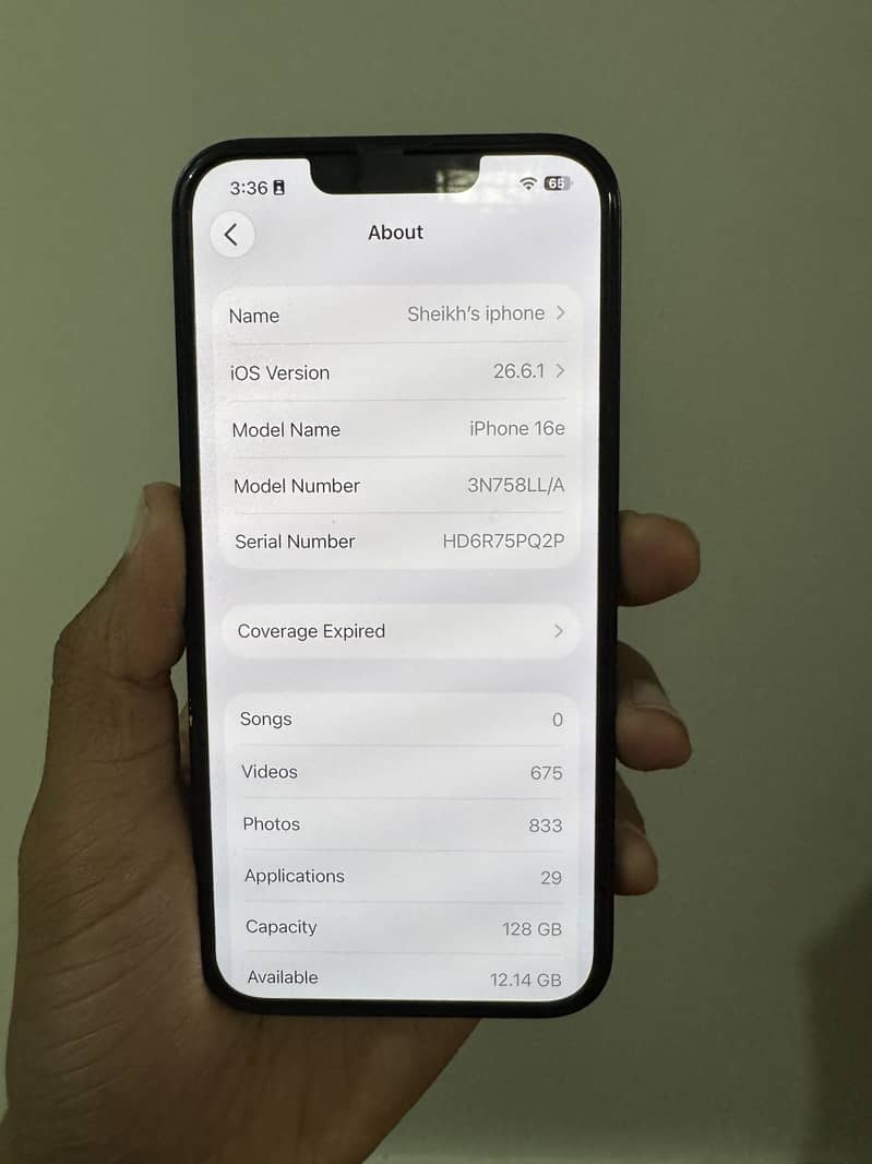 Apple iPhone 16e 8