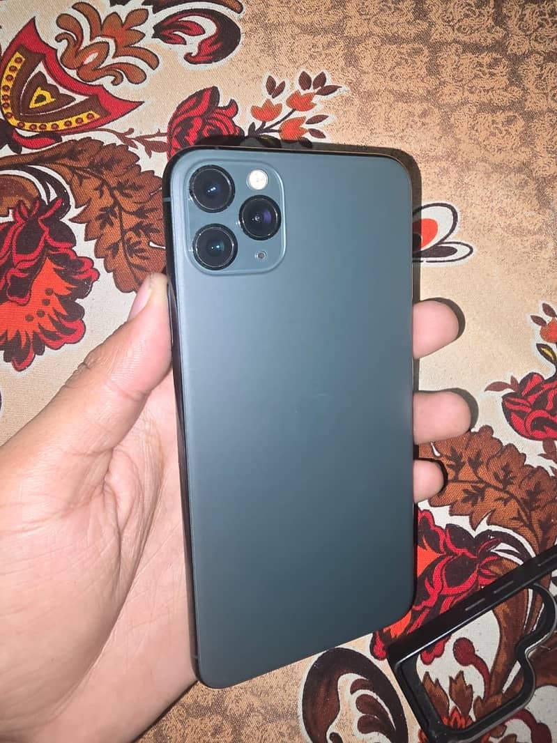 Apple iPhone 11 Pro Max 2
