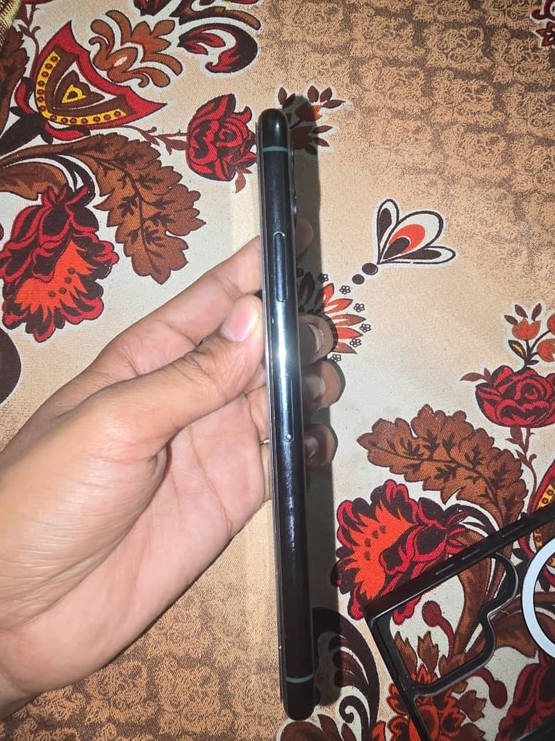Apple iPhone 11 Pro Max 3
