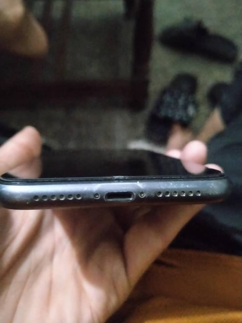 Apple iPhone 11 3