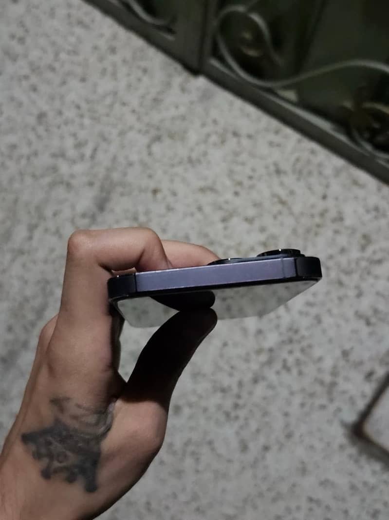 Apple iPhone 14 Pro Max 1
