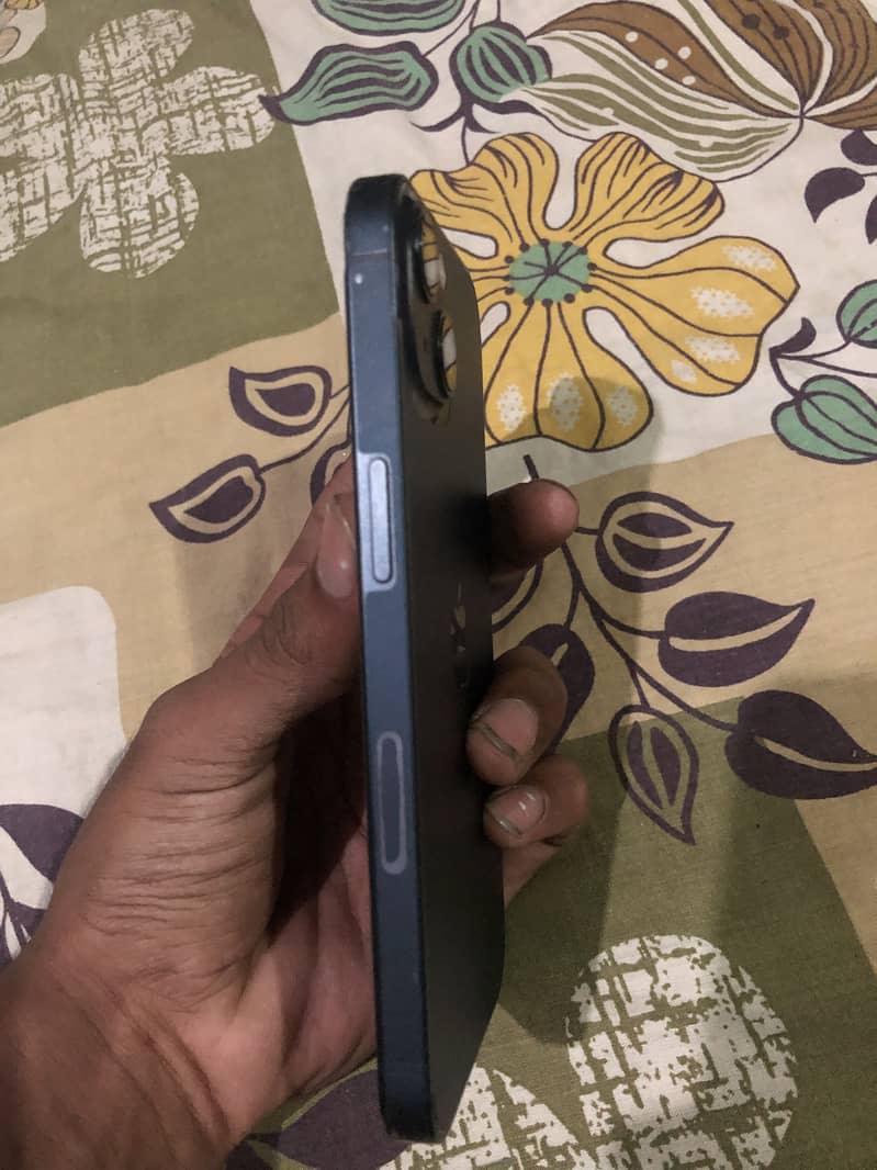 Apple iPhone 13 6