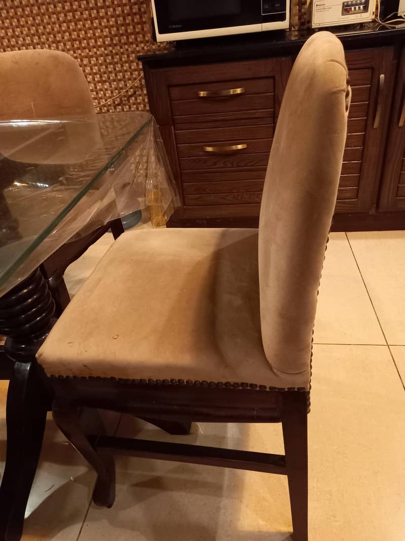 dining table with six chsirs 3