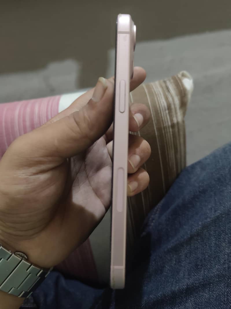 Apple iPhone 15 plus 3
