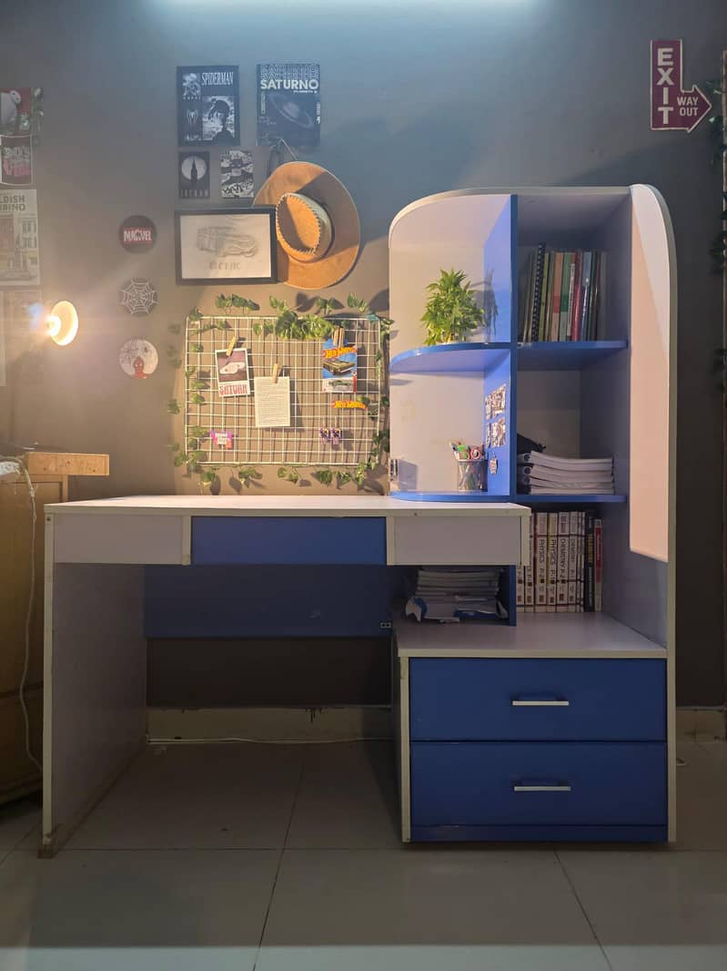 Study Table 0