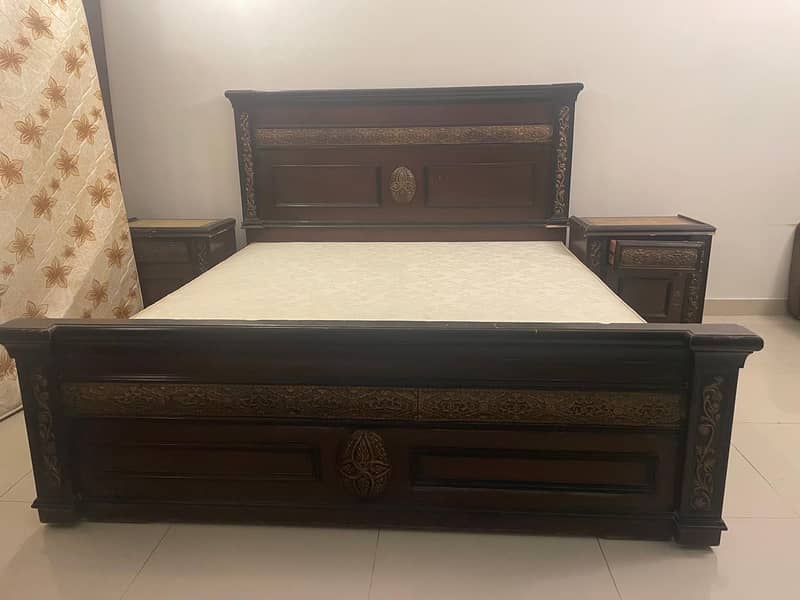 Bed/bed set/dressing table 0